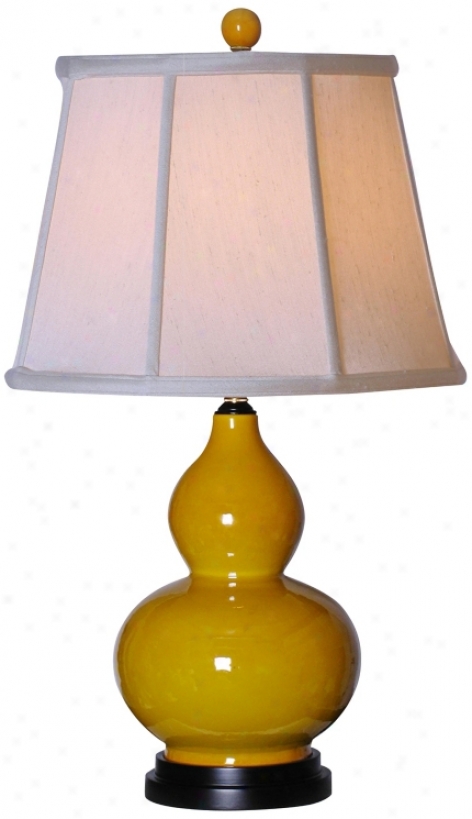 Golden Yellow Porcelaib Gourd Base Table Lamp (g7095)