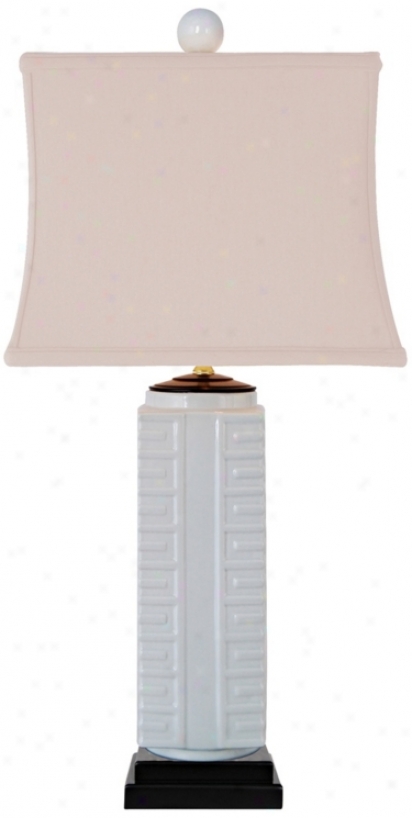 White Porcelain Base Table Lamp (n1962)