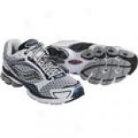 Saucony Progrid Triumph 5 Running Shoes (for Men)