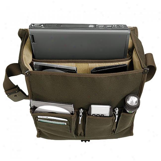 Solo Urban Collection Vertical Messenger, Olive