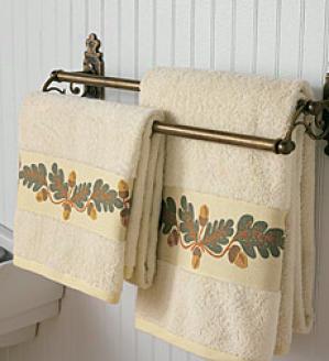 Oak Leaf Bath Towel