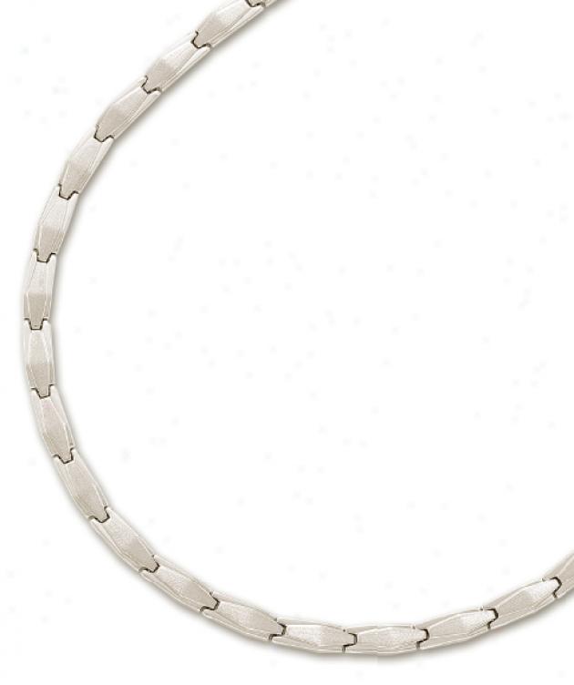 14k White Elegant Design Necklace - 17 Inch