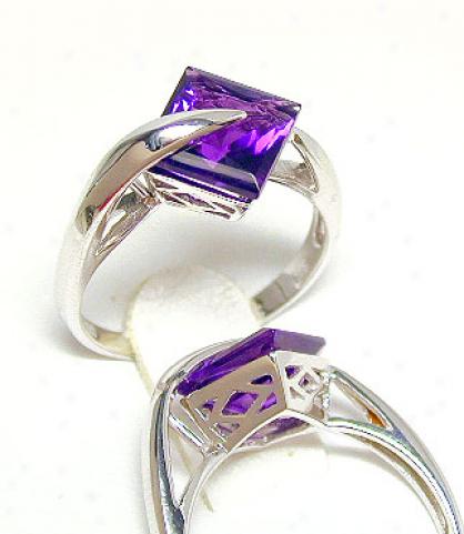 Elegant Princess Amethyst Modern Ring