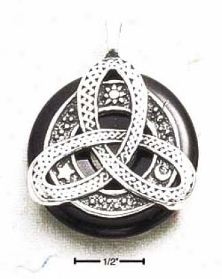 Stsrlign Soft and clear  Onyx Doughnut With Large Celtic Kno tDesign